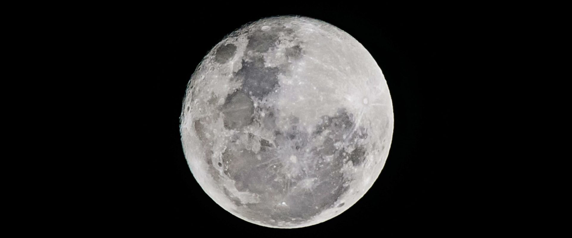 Artemis ii ajunge în spatele lunii: Ce secrete ascunde fața nevăzută