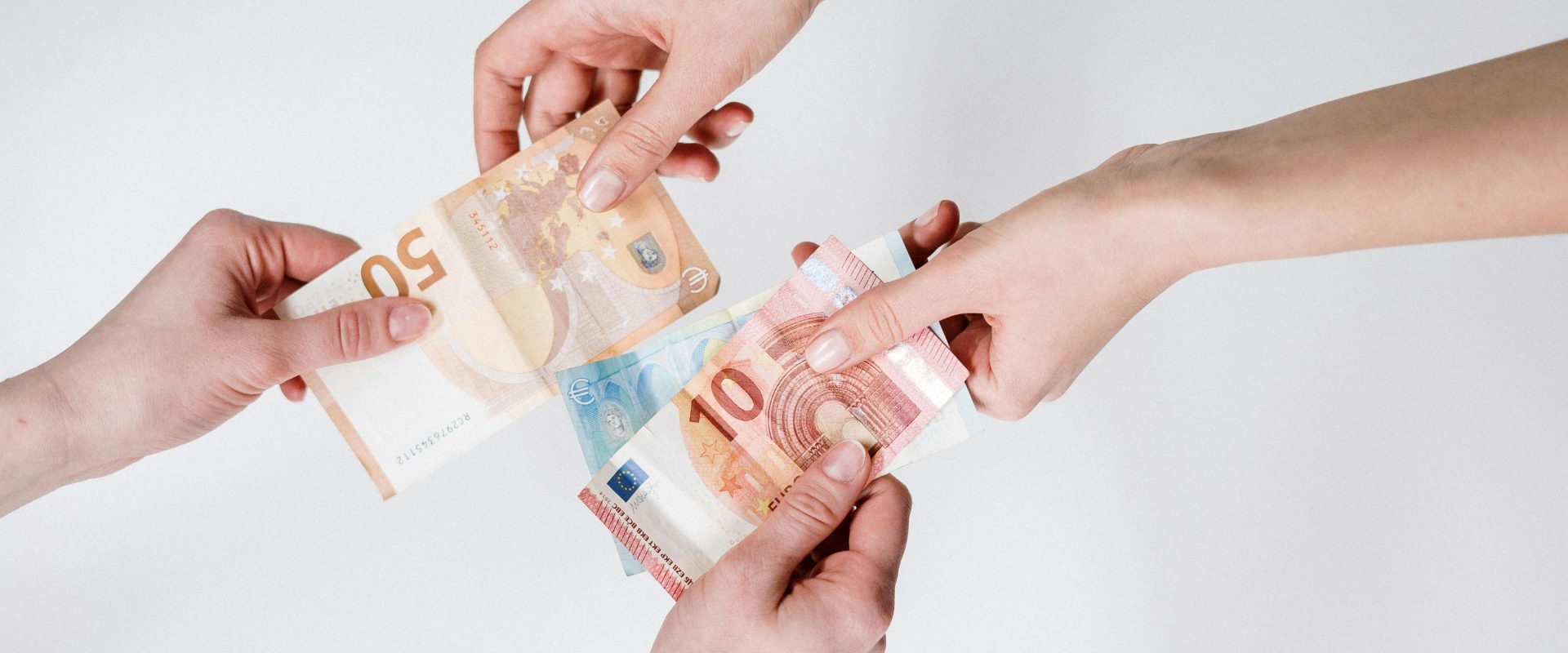 U.E. Adoptă lege anticorupție: Amenzi uriașe pentru companii și pedepse minime