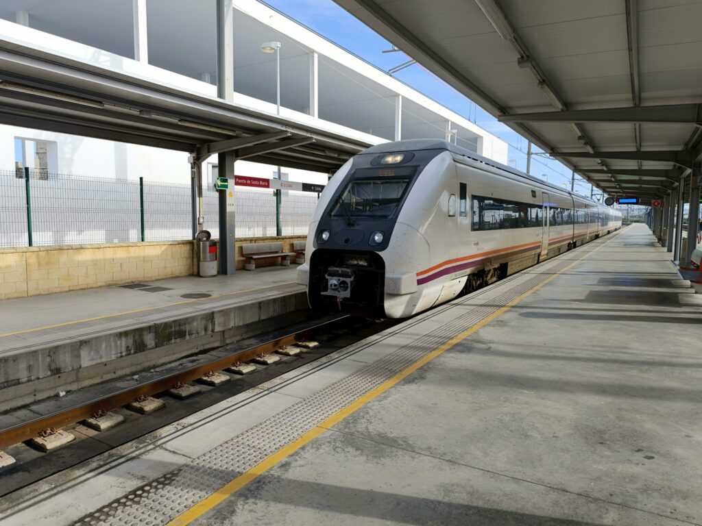 Călătorii GRATUITE prin Europa: 40.000 de abonamente de tren pentru tineri