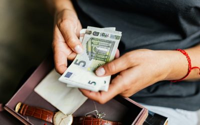 Nemulțumiții, despăgubiți: 173.000 de euro primiți de români în primele luni