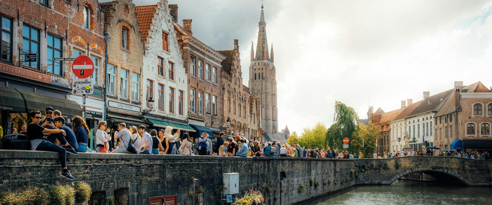 Avocatul general CJUE: UE nu poate bloca accesul la medicină pentru elevi rezidenți