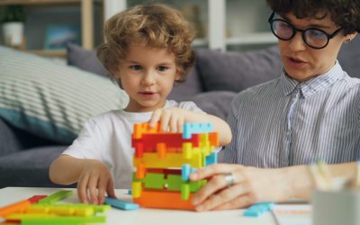 Părinții copiilor cu autism și sindrom Down, sprijin de la stat: Consiliere gratuită