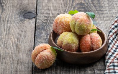 Piersici umplute: Desertul bunicii te teleportează în copilărie