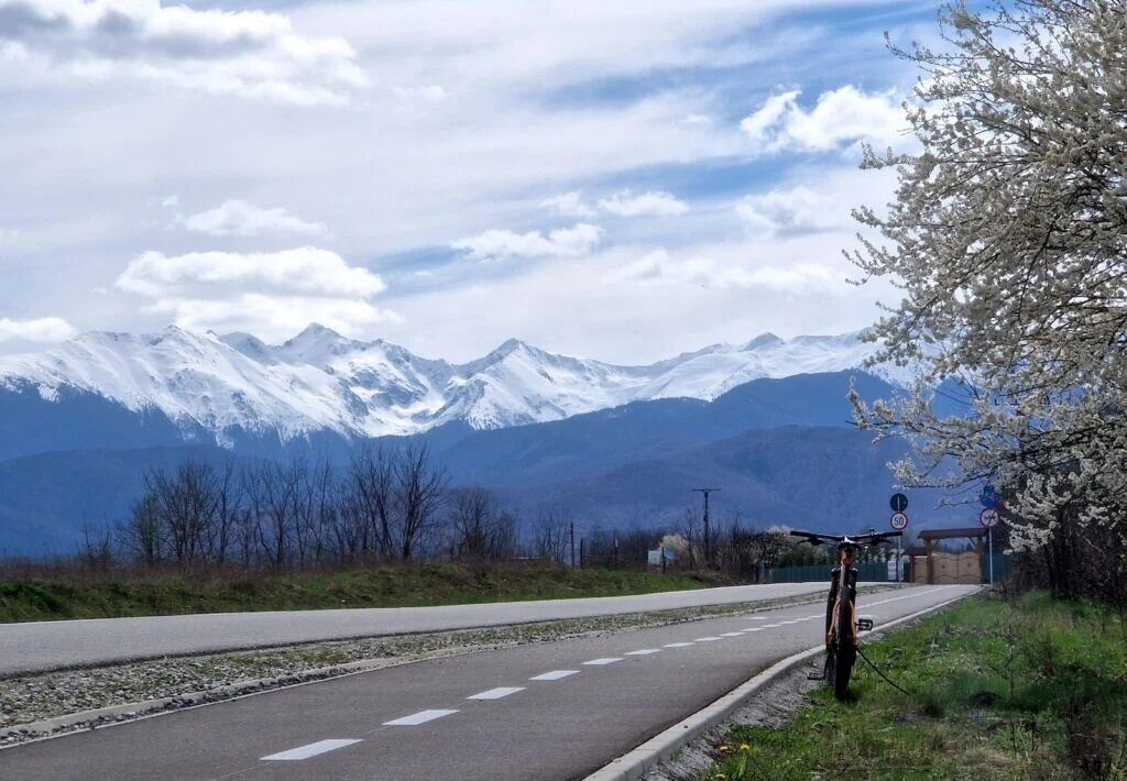 Creasta Făgărașului, pe bicicletă: O pistă de 7 km cu peisaje de vis