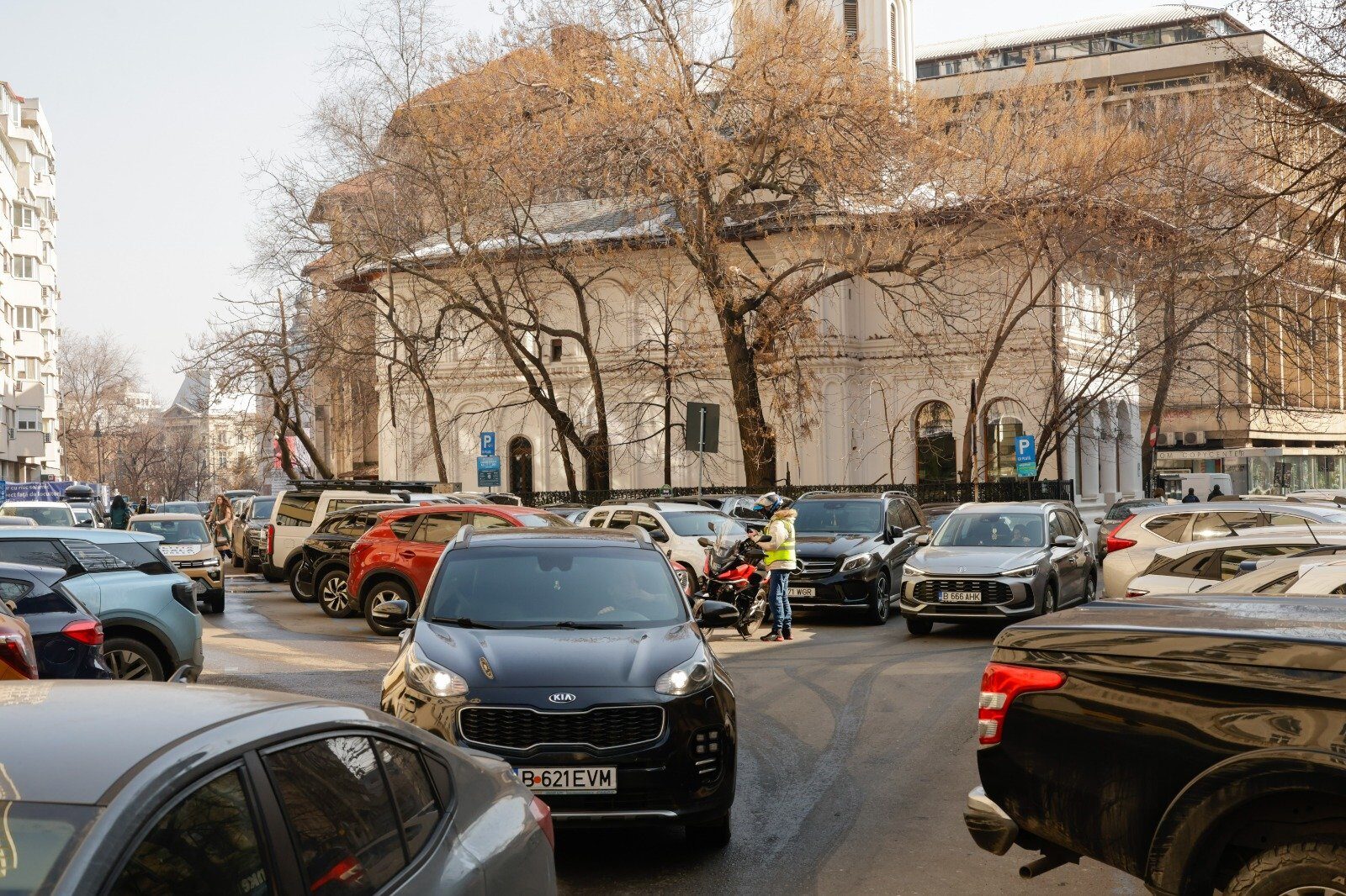 Studenții de la arhitectură, puși la treabă pentru pietonalizarea străzilor din București