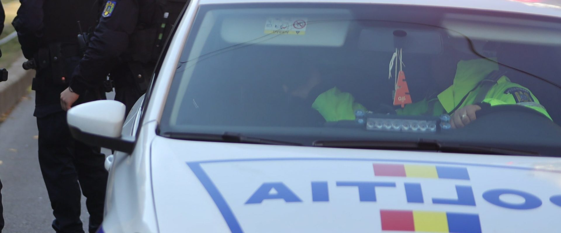 Doi tâlhari, arestați preventiv după jaful dintr-o sală de jocuri din Galați