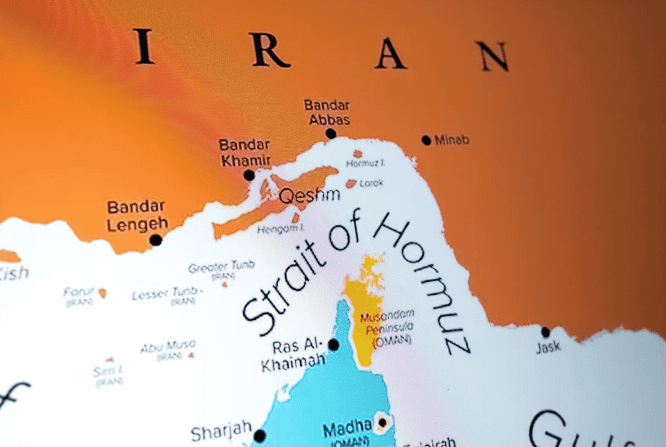 Blocada SUA în Ormuz: Petrolul iranienilor, la pământ în 13 zile. Rialul, spre colaps