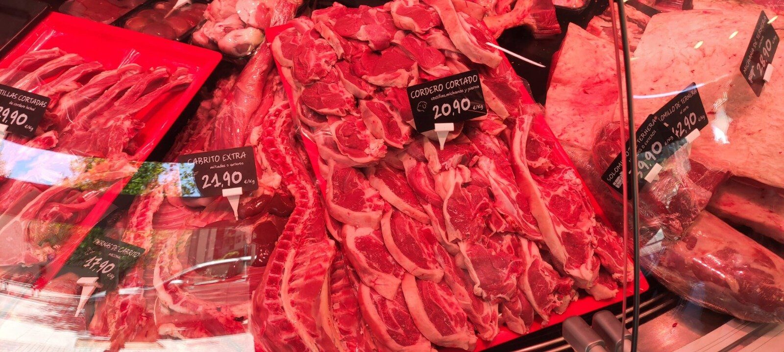 Mielul de paste, scump ca-n Spania: Cat costa carnea in România, inainte de sarbatori?