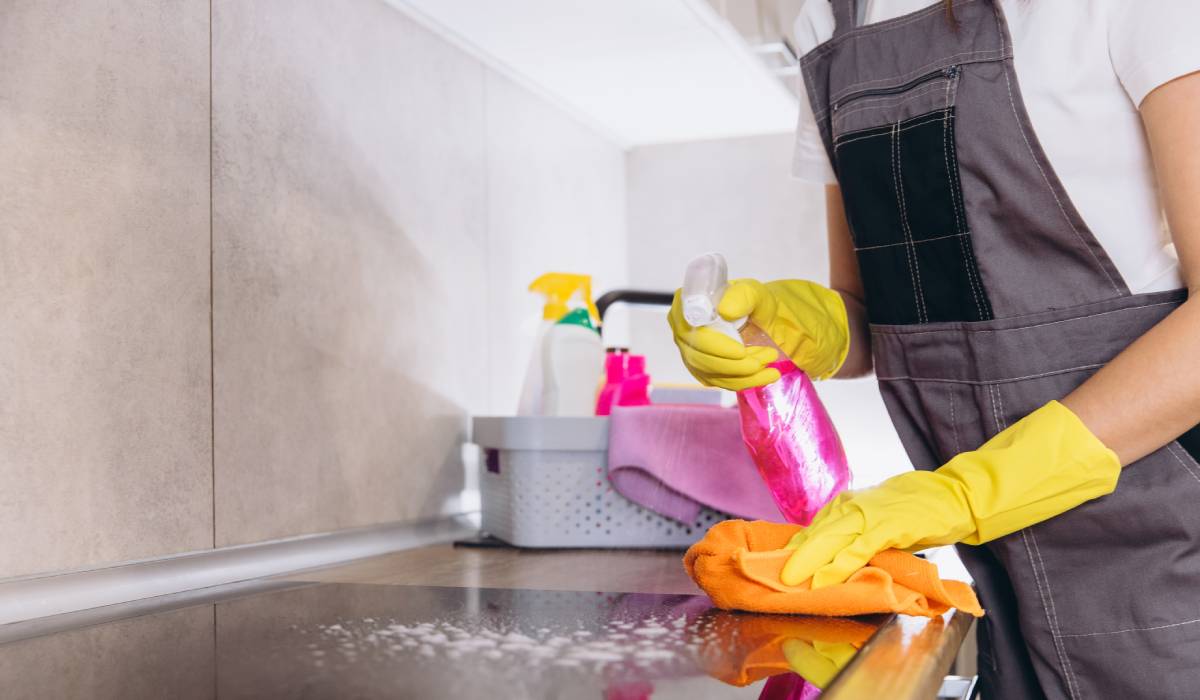 Curățenie mortală: Ce NU amesteci NICIODATĂ, pericol SIGUR în casă