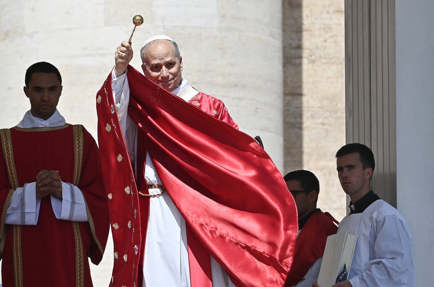 Trump, atac la Papa Francisc: „E groaznic în politică”, îl laudă pe Louis MAGA
