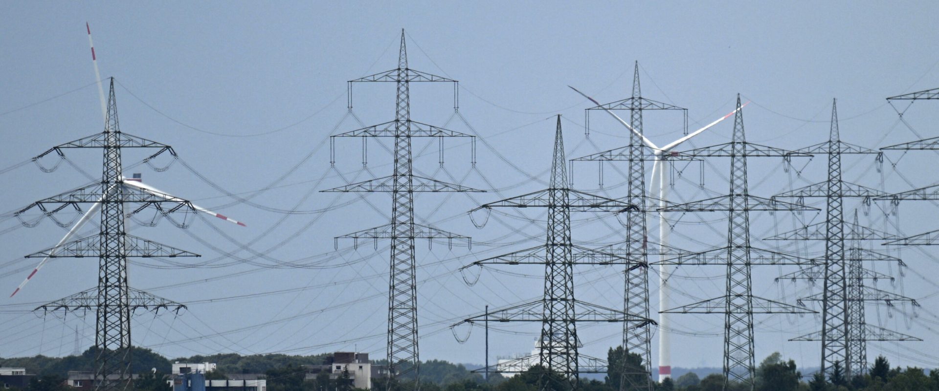 Curentul, întrerupt în București și Ilfov: Zonele afectate, 14-17 aprilie 2026