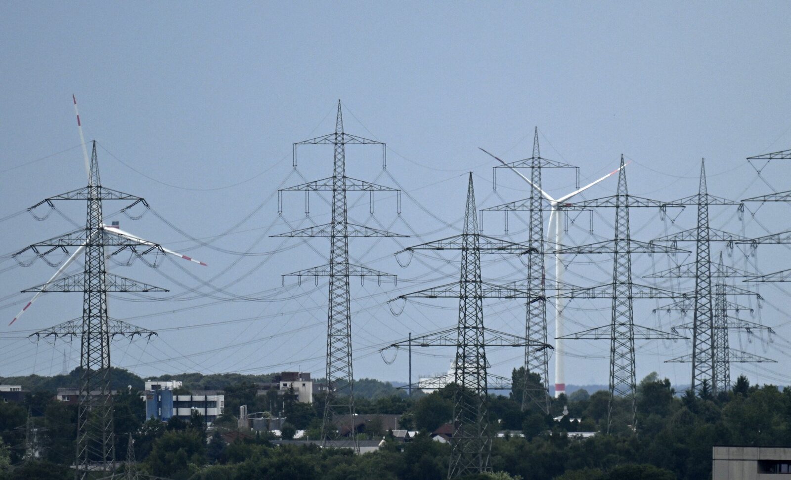 Curentul, întrerupt în București și Ilfov: Zonele afectate, 14-17 aprilie 2026
