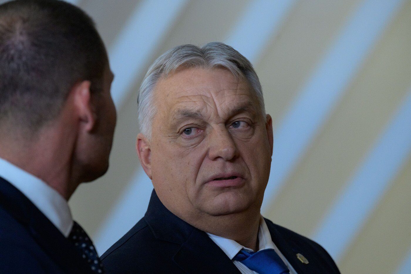 Sondaj-șoc: Orban, distanță URIAȘĂ față de TISZA, cu ore înainte de vot!