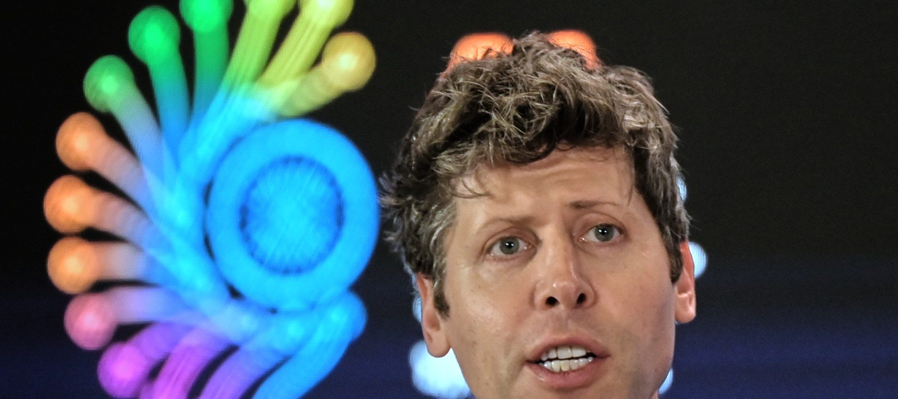 Sam Altman: Mythos, ca o bombă vândută de un dealer de buncăre!