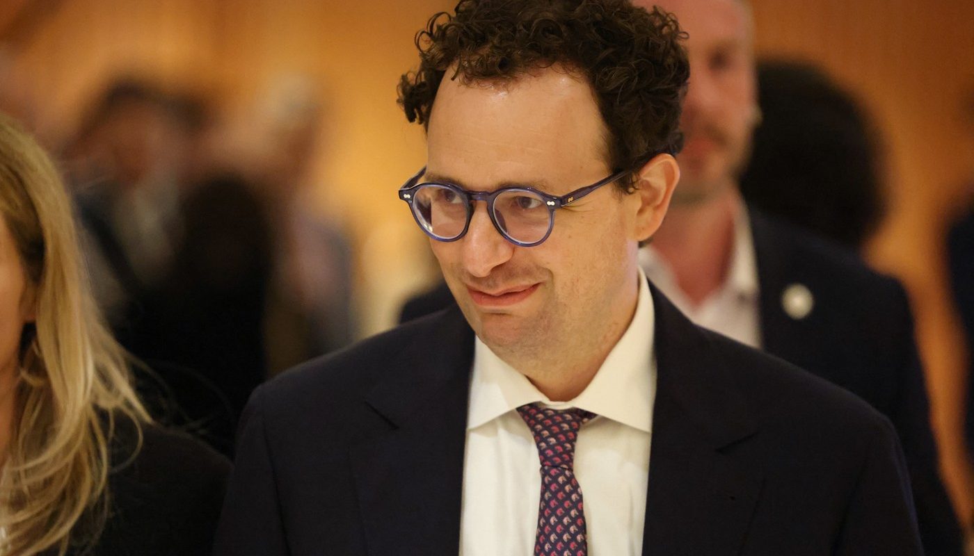 Anthropic, gigant pe piața AI: Surclasează OpenAI și atinge evaluarea de un trilion dolari