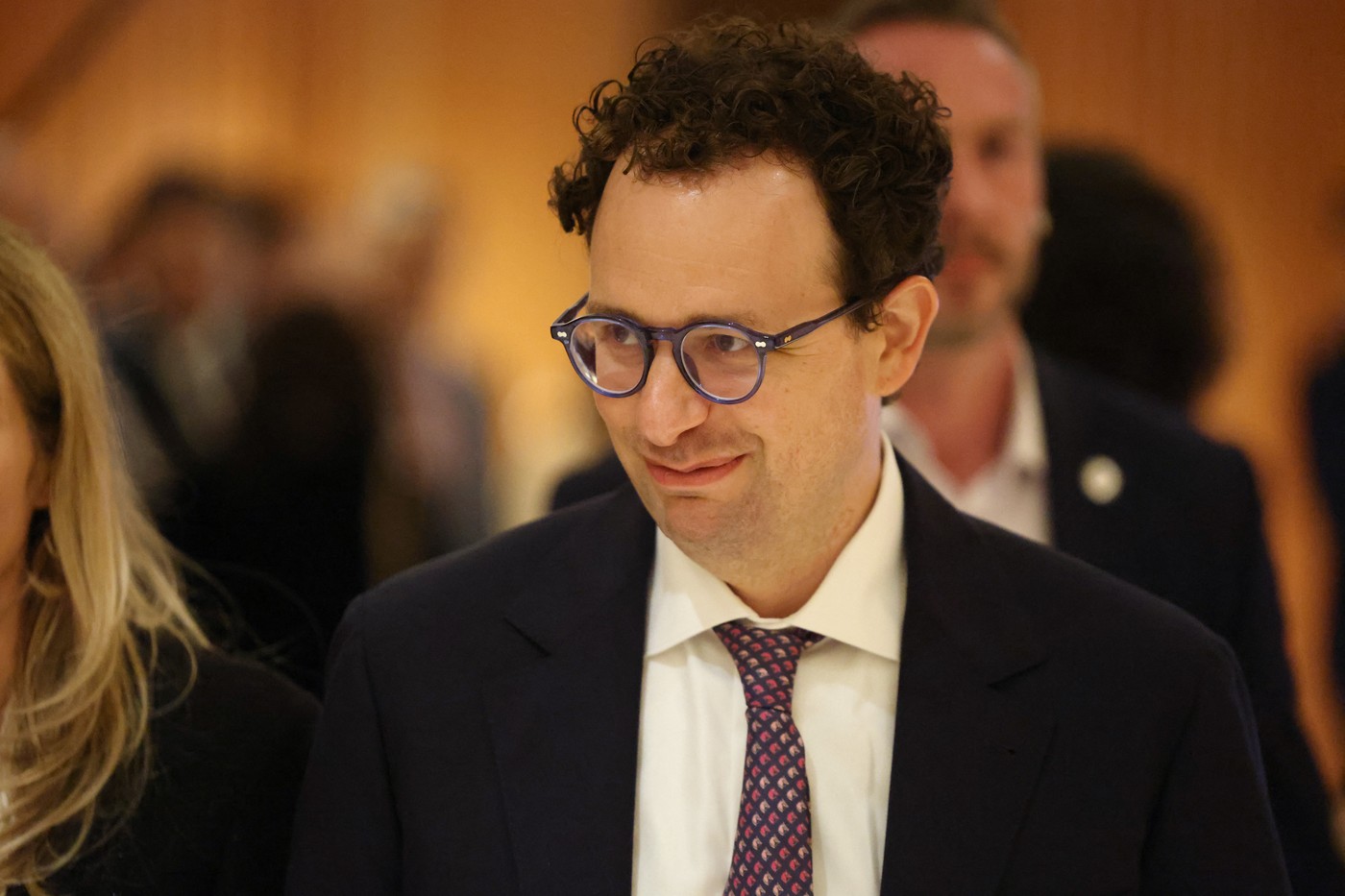 Anthropic, gigant pe piața AI: Surclasează OpenAI și atinge evaluarea de un trilion dolari