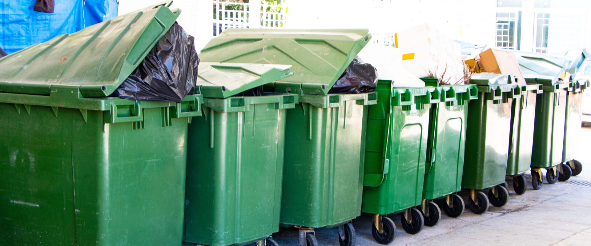 Noi reguli pentru gunoi: Acces doar cu cardul, facturi schimbate