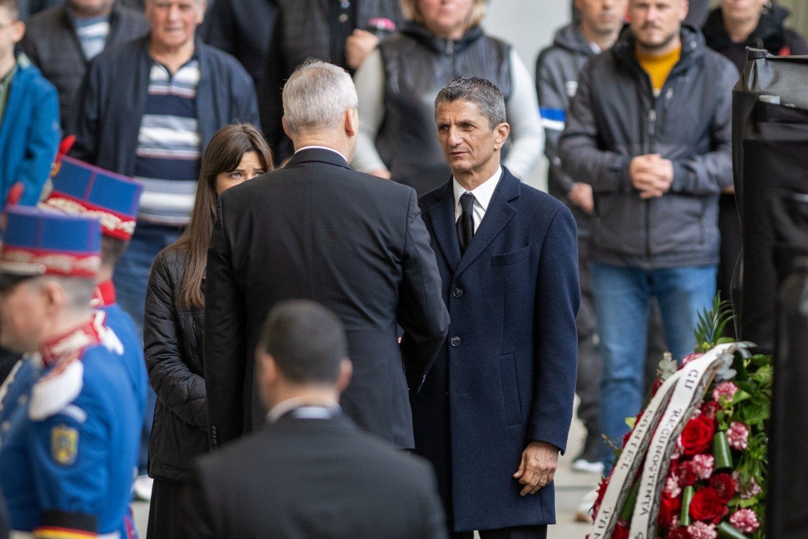Ce civilizație! Răzvan Lucescu, gest de mare clasă: Dă mâna cu fanii