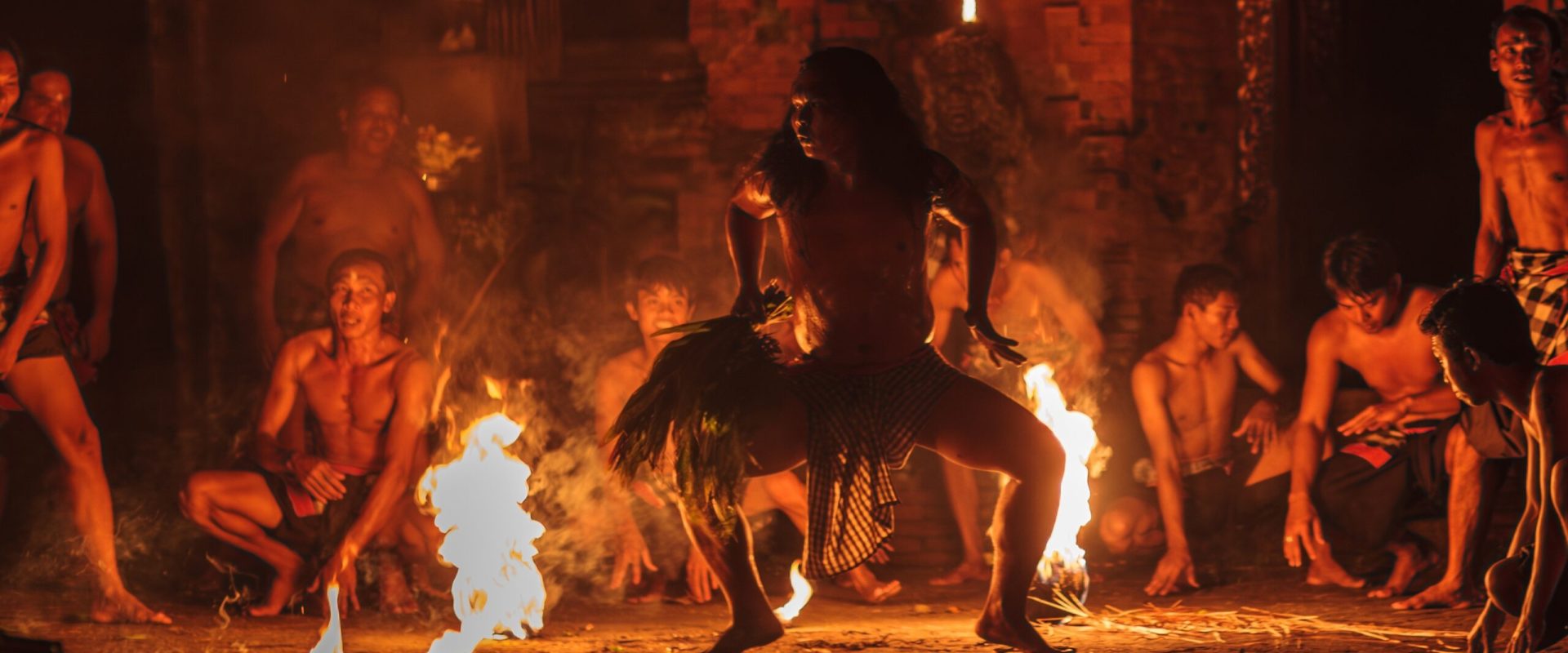 De ce ne schimbăm radical comportamentul pe timp de noapte: Psihologie și Antropologie