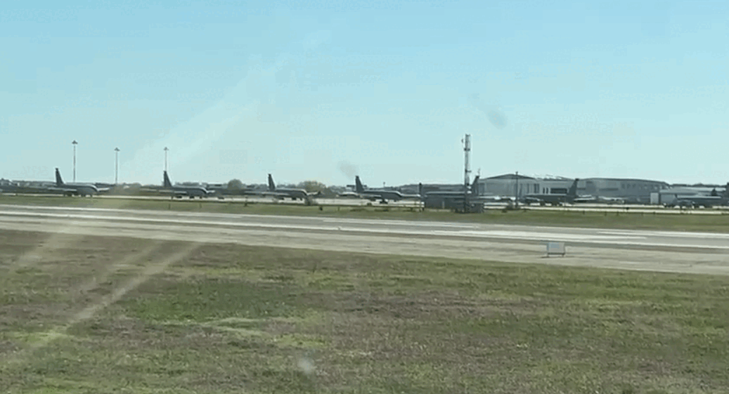 Activitate febrilă la baza 90 Otopeni, în ziua ultimatumului Trump pentru Iran