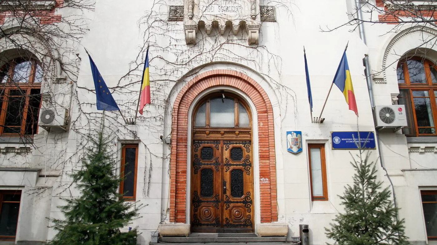 Ministerul pune plafon la salarii: Sindicatele acuză ilegalități, angajații protestează