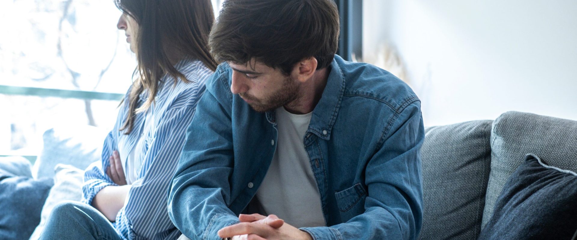 Cele trei semne clare că o relație ia sfârșit