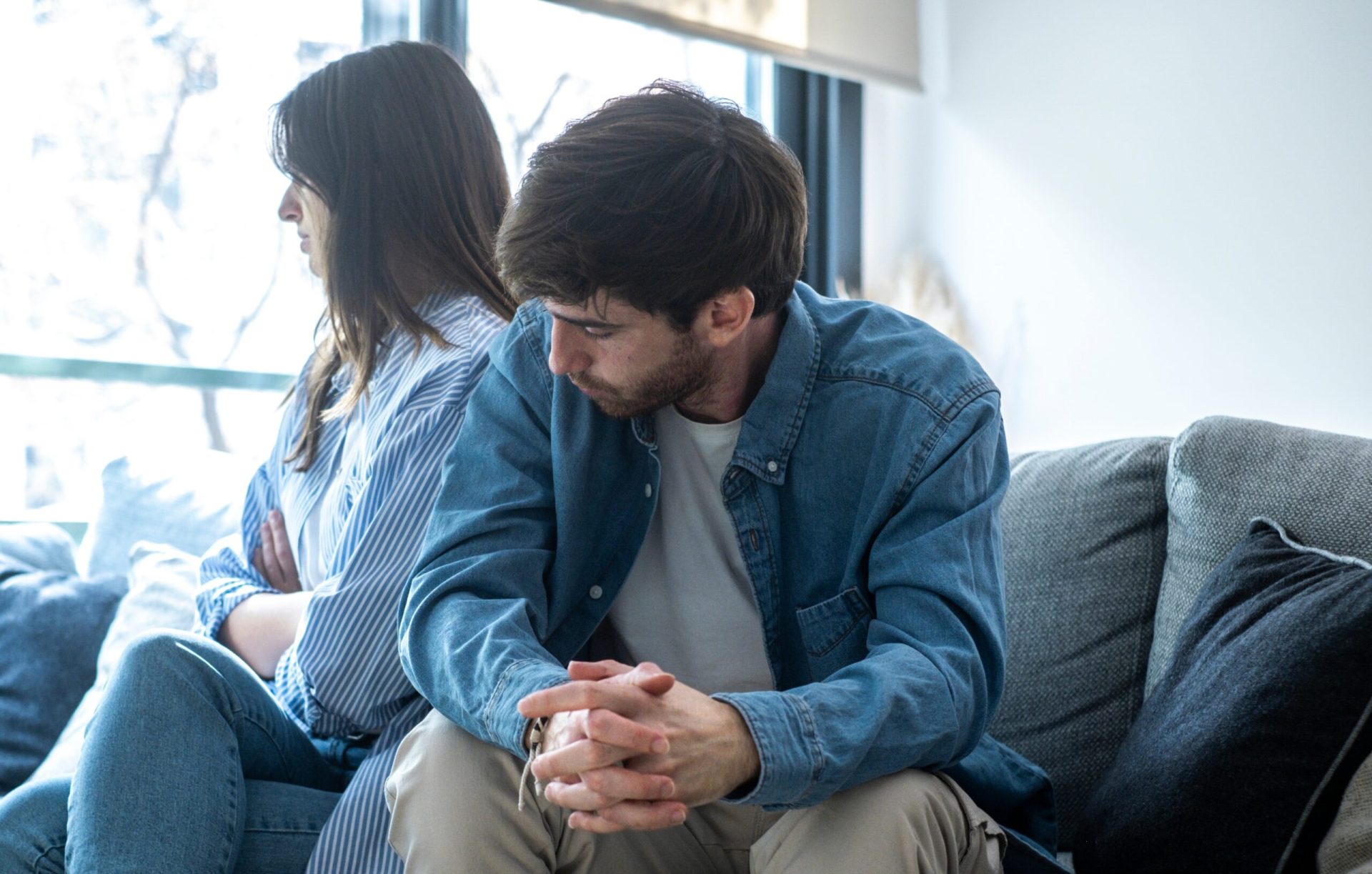 Cele trei semne clare că o relație ia sfârșit