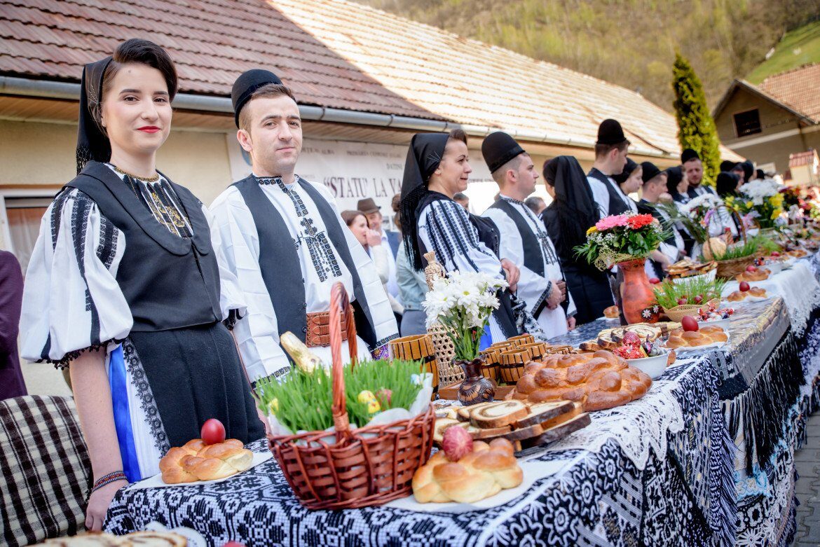 Statu la vase: Sărbătoare uitată, reluată după Revoluție. Tradiția, pentru tinerii căsătoriți