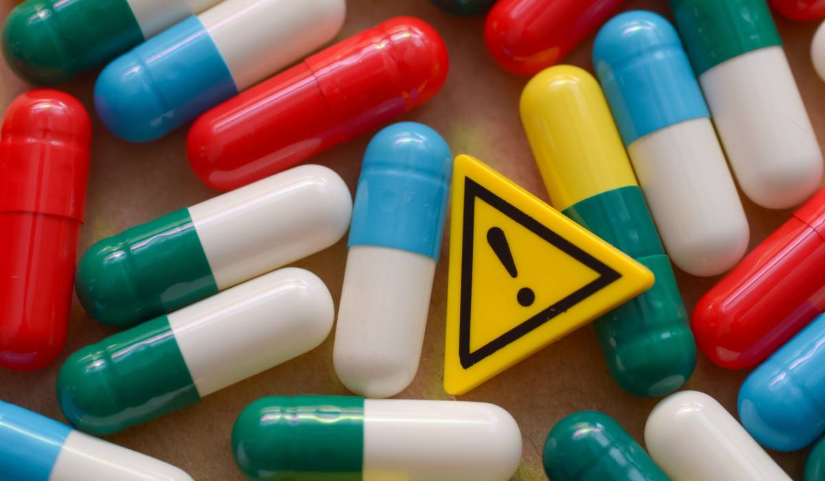 Ce nu trebuie să combini cu suplimente: Riscuri și reacții adverse