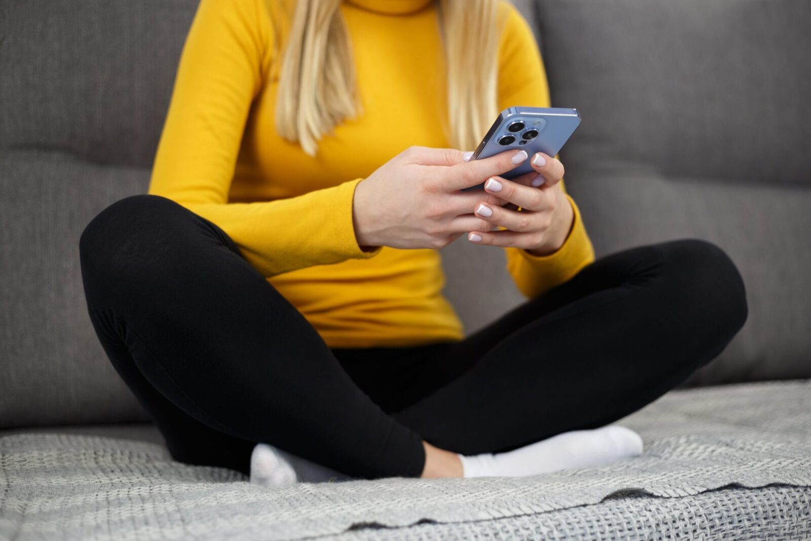 Ce NU trebuie să salvezi pe telefon. Greșeala făcută de mulți români