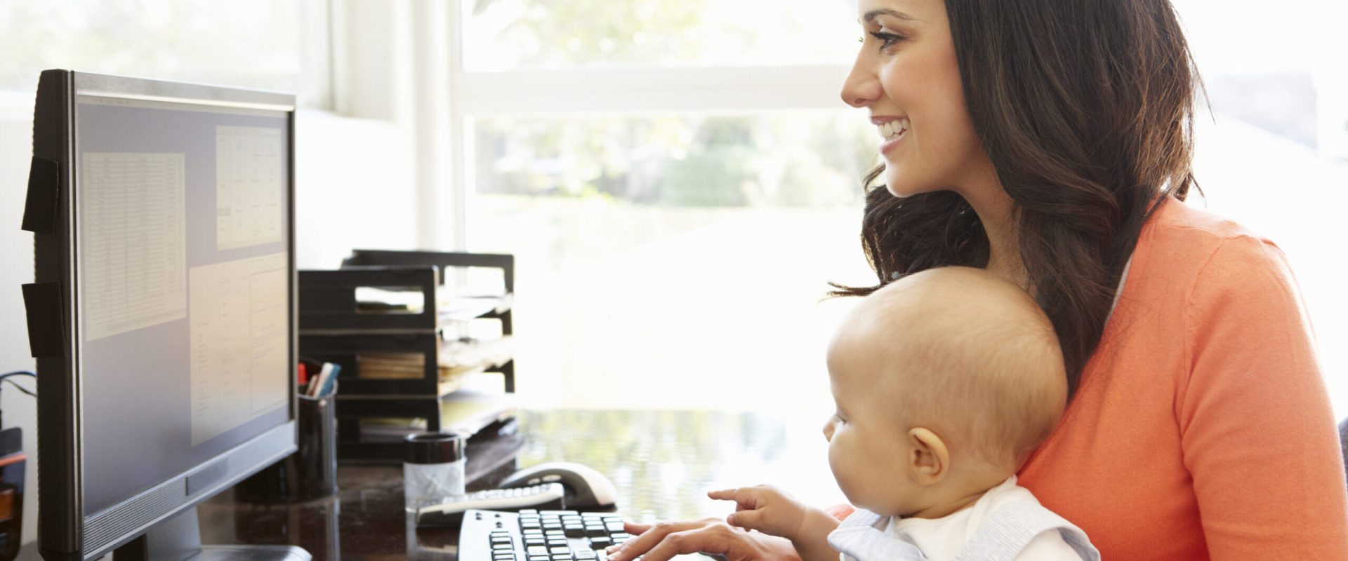 Bani GROȘI pentru mame: Cine primește stimulentul de inserție?