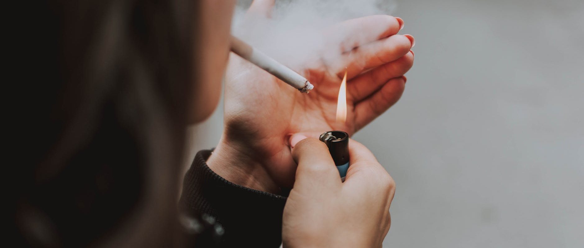 Marea Britanie: Tinerii născuți după 2009, interziși la țigări pe viață