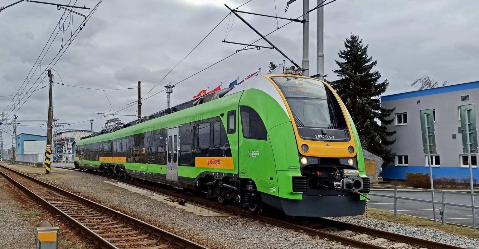 Trenurile PESA, BLOCATE în Gara Obor: Cine este vinovat, polonezii sau statul român