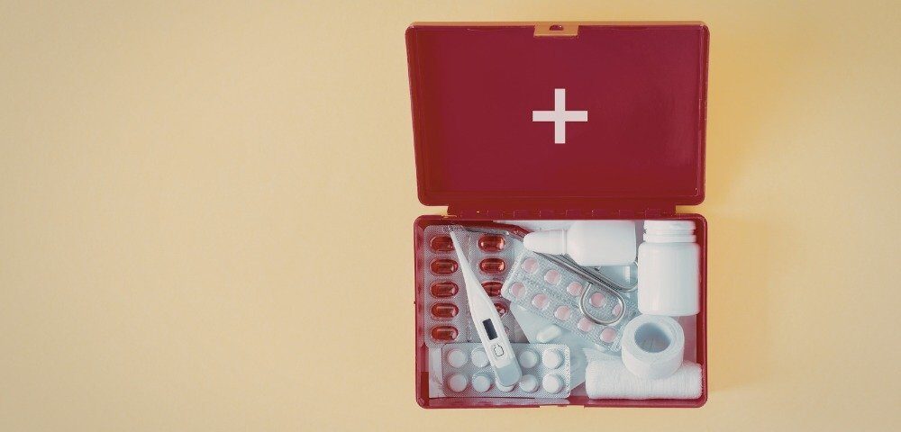 Pregătește-te de vacanță: Trusa salvatoare pe care să o ai mereu la tine