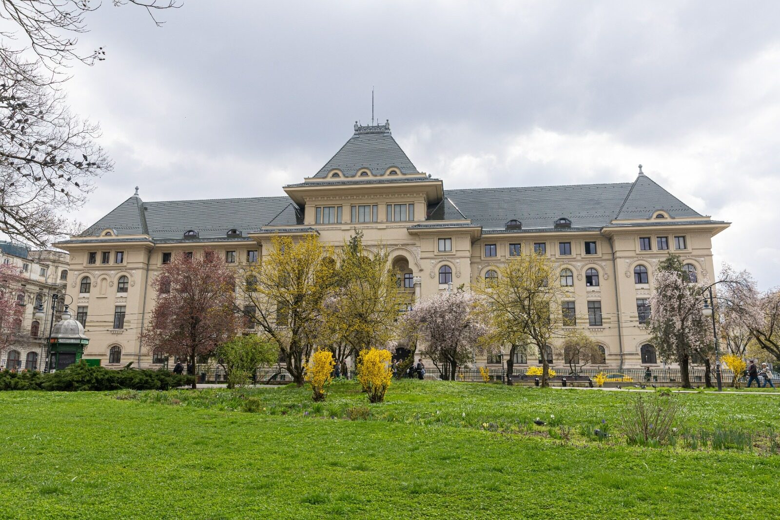 Gratis ȘI-n București: Tururi ghidate weekend la Primăria Capitalei