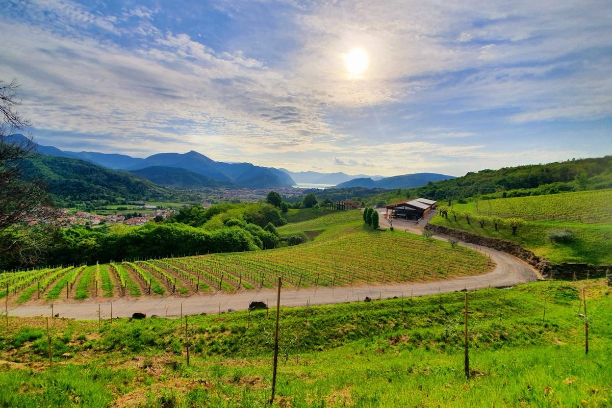 Case la un euro, afaceri gratis și bani pentru copii: Italia dă o șansă satelor