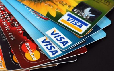 Banca SCHIMBĂ cardurile: Clienții primesc un NOU IBAN. Atenție la plăți!