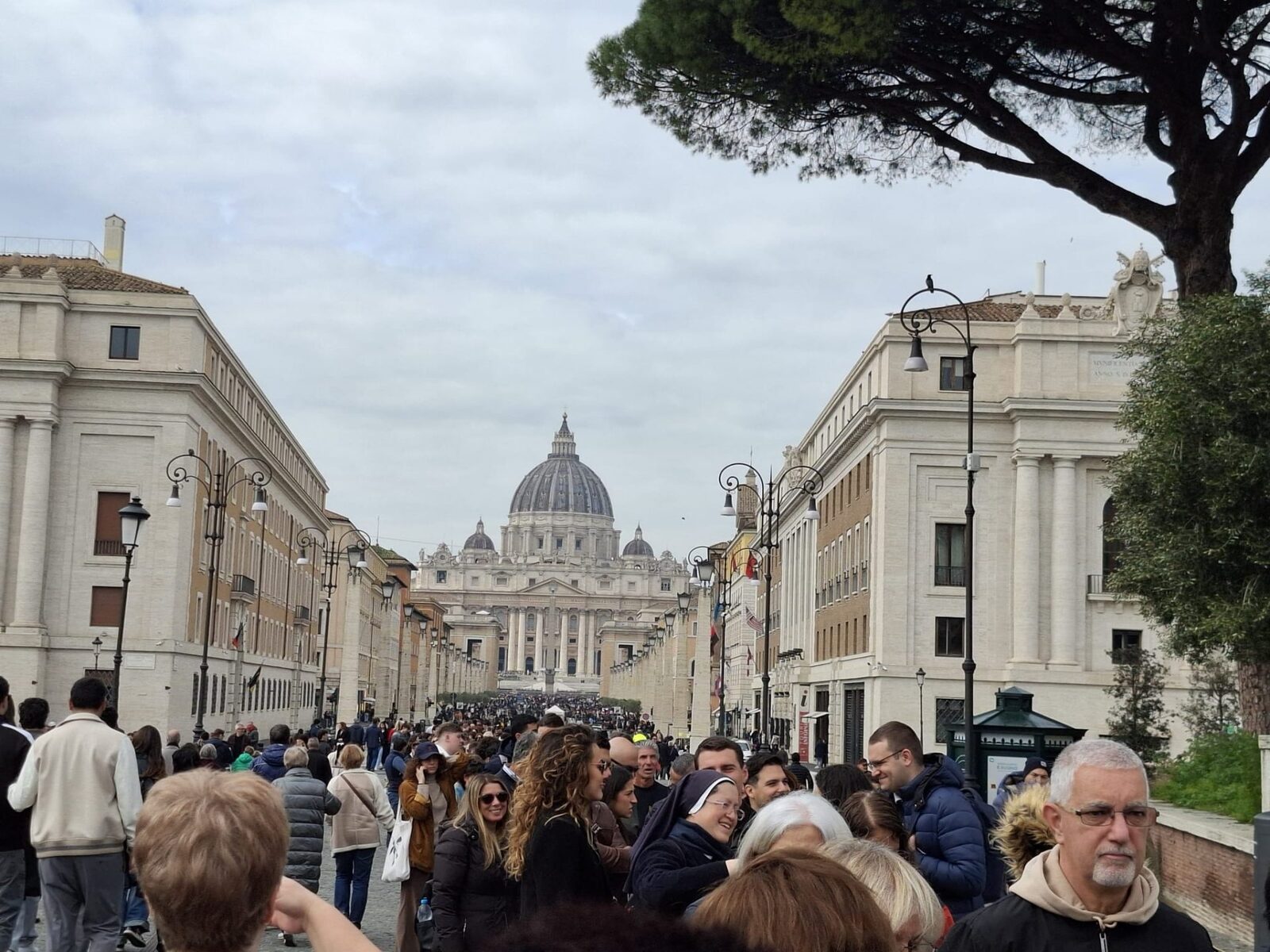 Paște istoric: Prima sărbătoare fără francisc, era leon