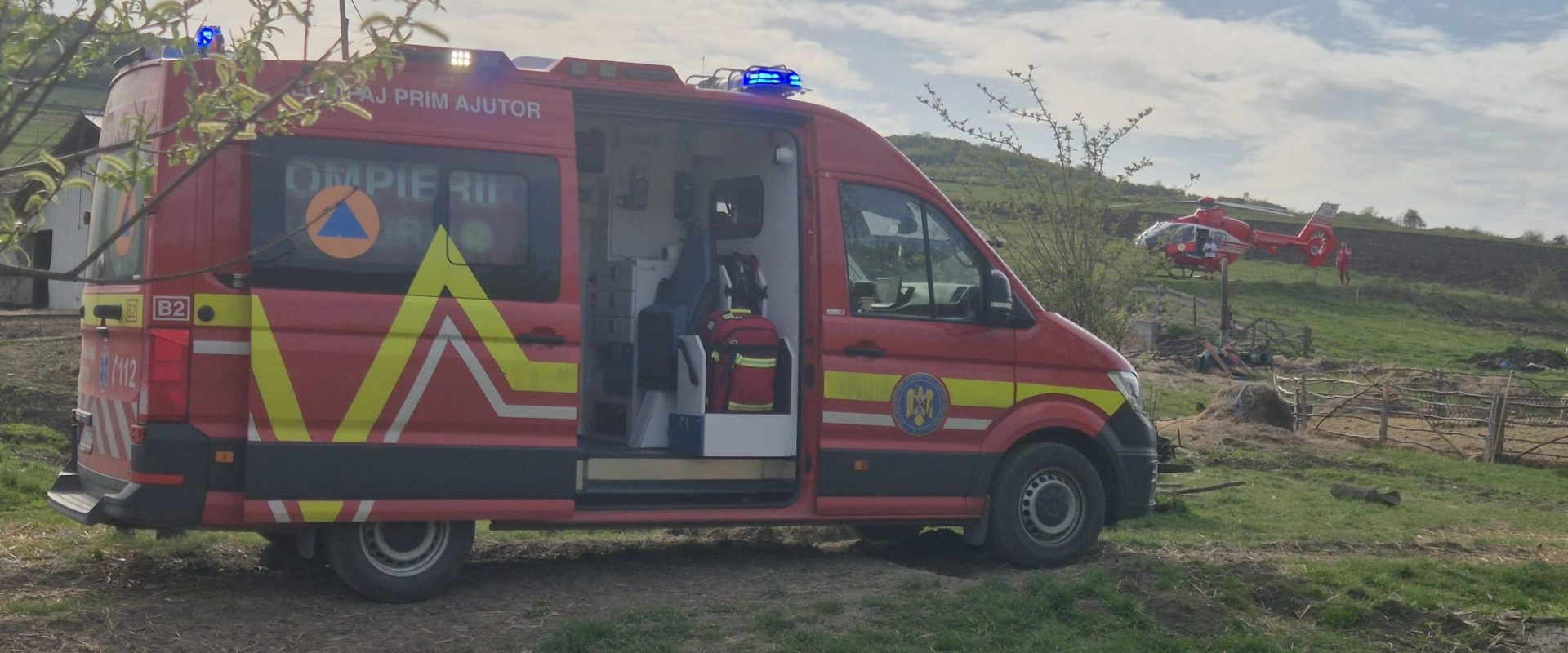 Grav accident la Cluj: Un bărbat, rănit de un utilaj agricol, transportat cu elicopterul SMURD