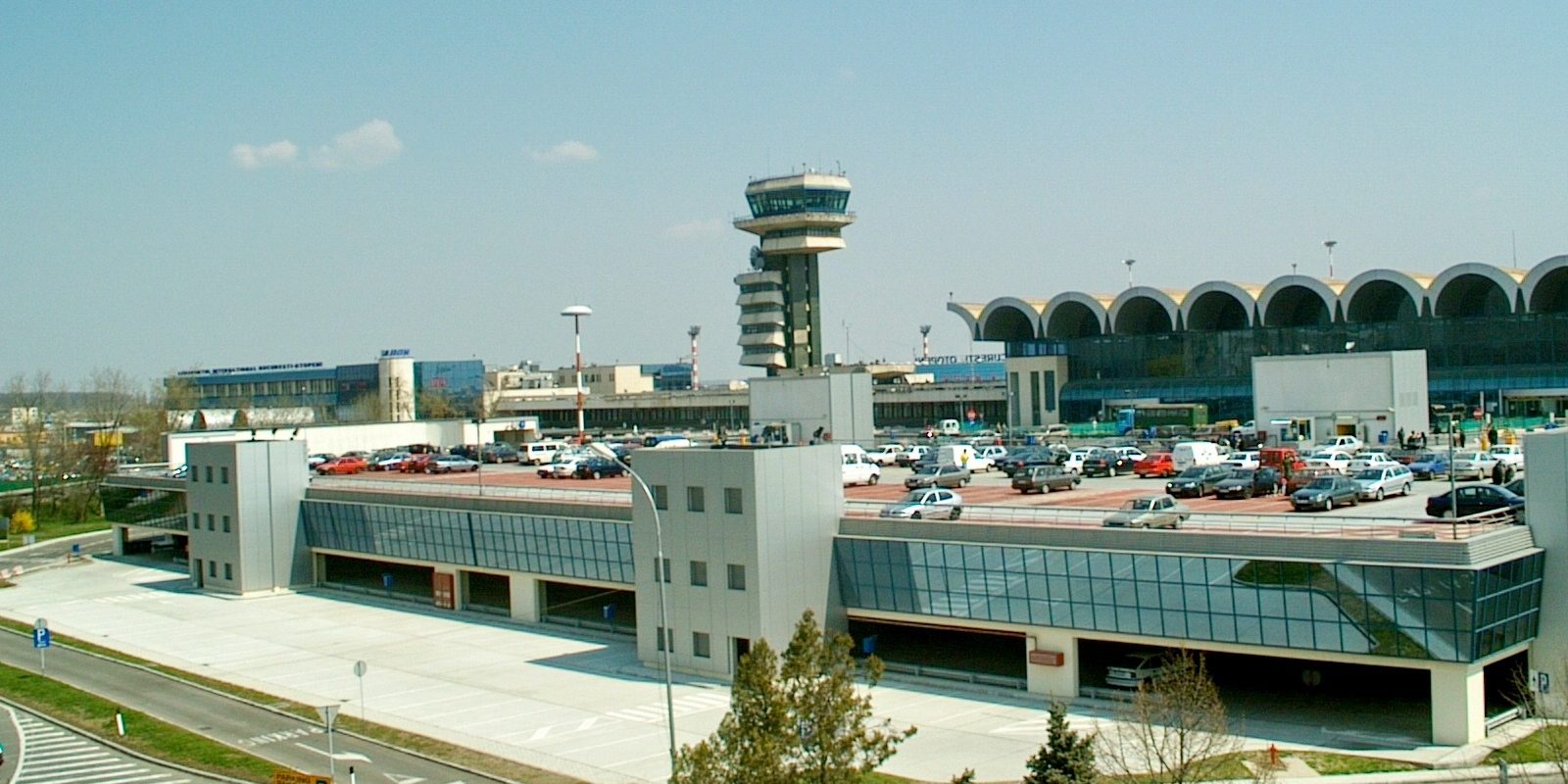 Se închid etaje din parcarea Otopeni: Schimbări majore pentru transport și ride-sharing