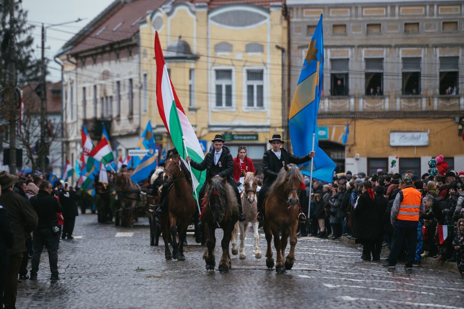 Maghiarii din România, vot crucial în Ungaria: Pot influența alegerile?