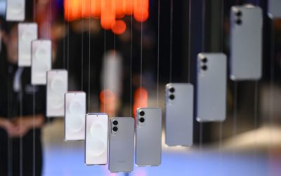 Baterie la 30%? Panica! Românii verifică obsesiv telefoanele
