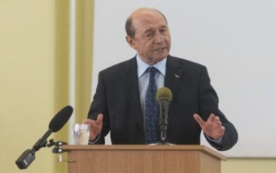 Băsescu cere resuscitarea coaliției: „E singura soluție, chiar dacă e moartă”