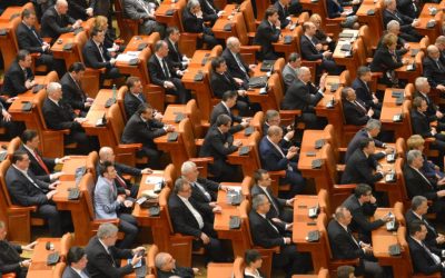 Funcționarii Camerei Deputaților, revoltați: Grevă generală pe legea salarizării!