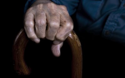 Bătrân de 91 de ani, reținut în București pentru agresiune sexuală asupra minorilor