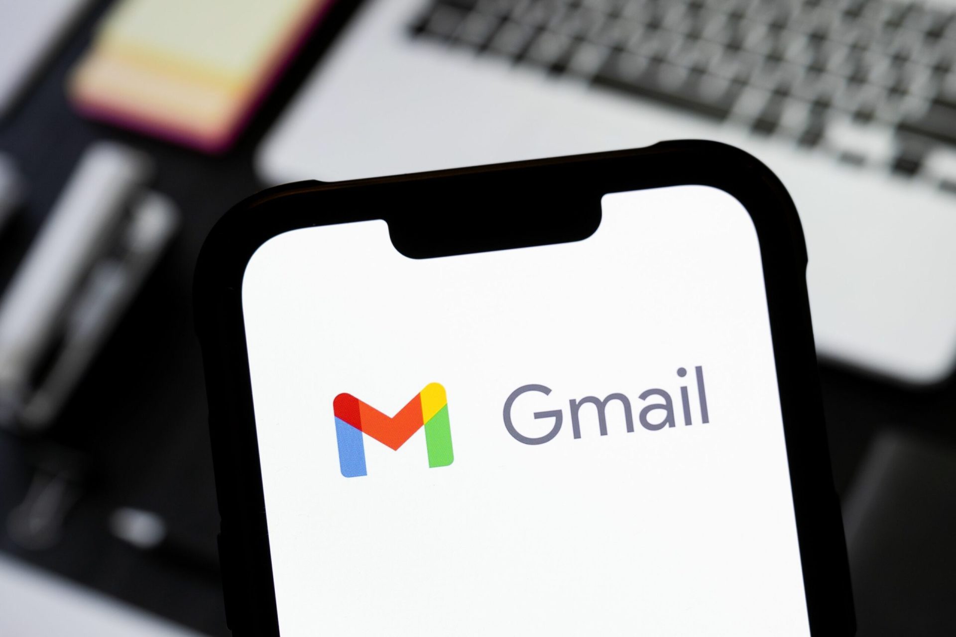 Schimbă-ți adresa de Gmail fără să pierzi nimic. Trucuri utile