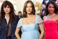 Barbara Palvin, gravidă. Simone Ashley, spectaculoasă în roșu. Cara Delevingne, cu un look nou