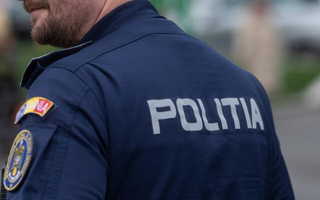 Polițiștii trag focuri de armă în Olt pentru a înăbuși scandal