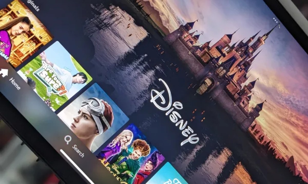 Disney+ pe TV: Fă-ți Smart TV-ul cinema pentru supereroi români