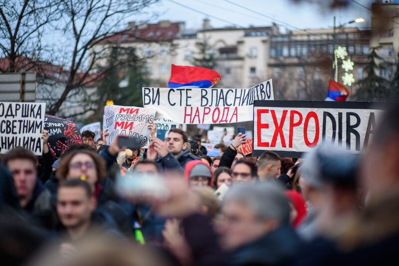 Serbia: Proteste după demisia anunțată de Vucic